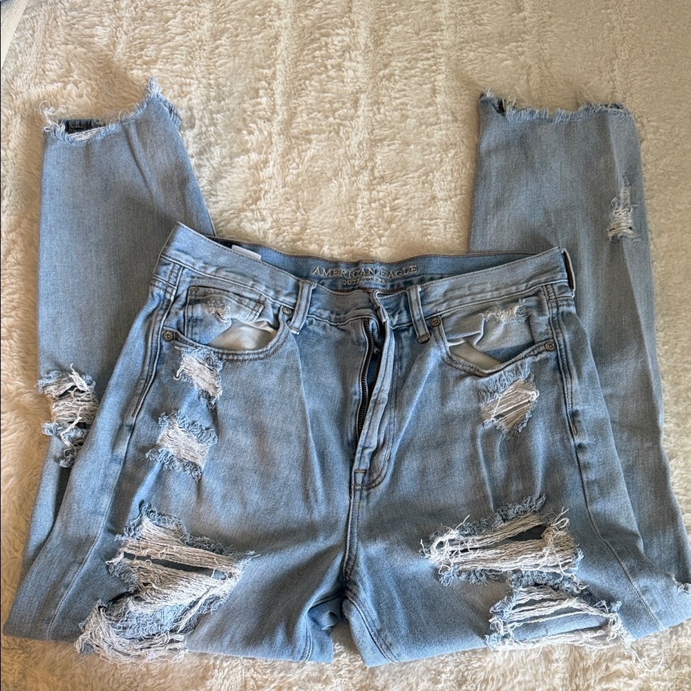 American Eagle Outfitters Light Wash Distressed Boyfriend Jeans